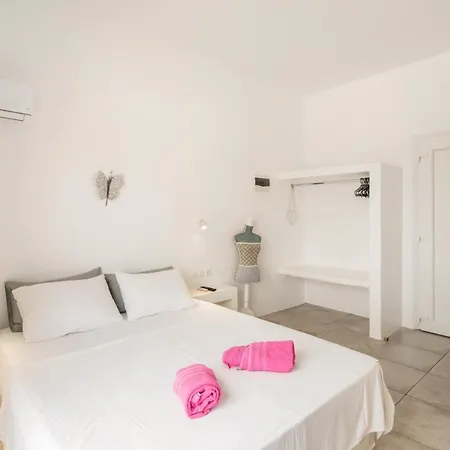 Irini Naousa (Paros)