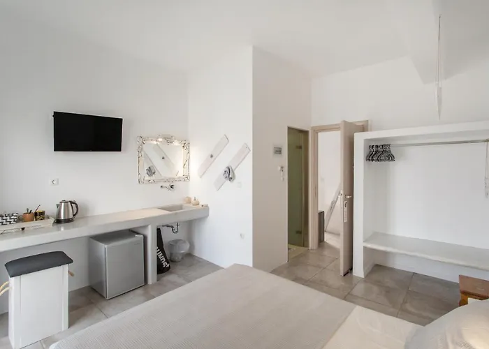 Irini Guest house 3*